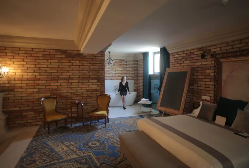 Authenticity Over Amenities: What the Rise of Boutique Hotels Reveals About How Young Americans Define Exceptional Travel