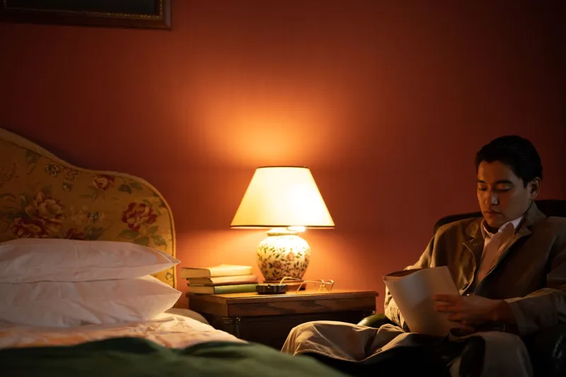 Putting the Phone Down Without Panic: What Boutique Hotels Understand About the Modern Need to Unplug